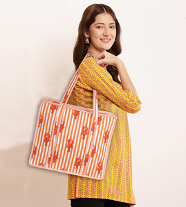 Bolso de mano de algodón con estampado de langosta a rayas naranjas, estilo playero de verano, con cierre de cremallera, estilo de estampado en bloque - Product Image 2