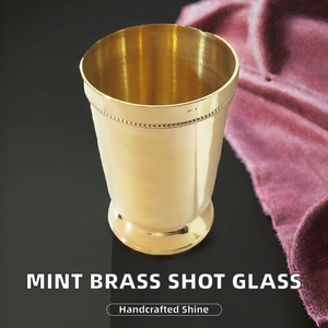 Vaso de Chupito Clásico de Latón Pulido a Espejo, Hecho a Mano, con Diseño en Relieve, para Julep o Vino, de 401-500 ml, Precio Económico - Product Image 2