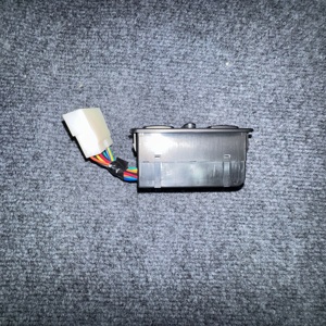 93570-28001 9357028001 DKG-XD30 Pièces automobiles Commutateur de commande électrique des vitres pour Hyundai Elantra Galloper <span class=keywords><strong>2</strong></span> - Product Image 2