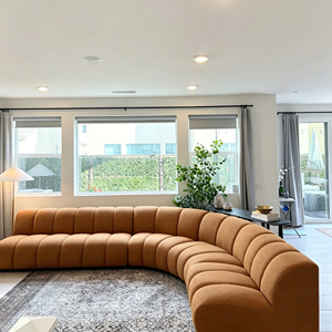 Sofá Modular de Tela Cloud Chesterfield de Estilo Mid-Century con Asientos Profundos y Aislamiento Acústico para Sala de Estar de Villa - Product Image 5