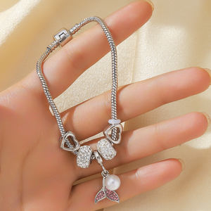 Vendita Diretta del Produttore: Ciondolo Vintage a Coda di Pesce con Diamanti Fai-da-Te per Donna, in Lega, Adatto per Uso Quotidiano e Regali per le Vacanze - Product Image 1