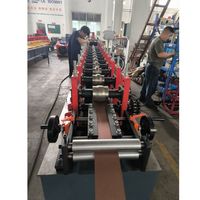 Nuevo acero galvanizado 0,4-0,8mm de espesor tipo Omega, armazón de techo, canal de enrasado, máquina formadora de rollos de listón de techo