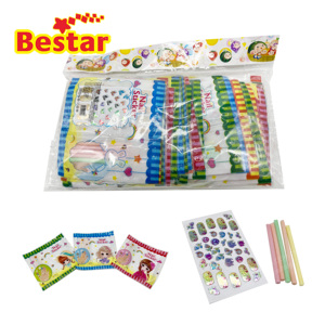 ลูกอมแท่ง CC พร้อมสติกเกอร์ติดเล็บ รสผลไม้ ลูกอมแท่ง CC รสเปรี้ยว สำหรับเด็กผู้หญิง ลูกอมแท่ง CC รสชาติอร่อย - Product Image 4