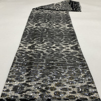 Tissu imprimé léopard classique et imposant + broderie de paillettes de 5 mm en stock, robe de soirée pour femmes, chemise, tissu pailleté.