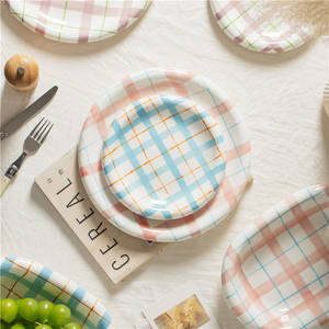 Juego de Platos de Cerámica Gruesa con Diseño de Cuadrícula Pintado a Mano en Tonos Pastel, Vajilla para el Hogar - Product Image 3