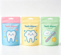 Sacs d'emballage pour aligneurs dentaires imprimés sur mesure, sacs en plastique anti-humidité à surface mate pour emballage de dispositifs orthodontiques