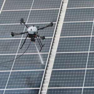 โดรนทำความสะอาดแรงดันสูงสำหรับทำความสะอาดหน้าอาคารและหน้าต่าง รวมถึงทำความสะอาดแผงโซลาร์เซลล์ - Product Image 1