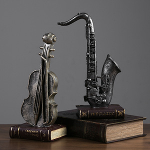 Figura Decorativa <span class=keywords><strong>de</strong></span> Resina <span class=keywords><strong>para</strong></span> Bar o Vinoteca, Modelo <span class=keywords><strong>de</strong></span> Instrumento Musical, Estilo Retro Industrial, <span class=keywords><strong>para</strong></span> Pascua o San Valentín - Product Image 2