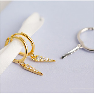 FUAMAY Pendientes de Aro Triangulares con Puntas de <span class=keywords><strong>Plata</strong></span> Sólida 925 Bañados en Oro, Joyería de Circonita, Pendientes Colgantes con Aro Puntiagudo - Product Image 2