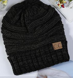 Bán buôn nóng Bán mũ mùa đông ấm áp cho người đàn ông và phụ nữ cổ điển Acrylic tùy chỉnh thêu logo đan Mũ len - Product Image 6