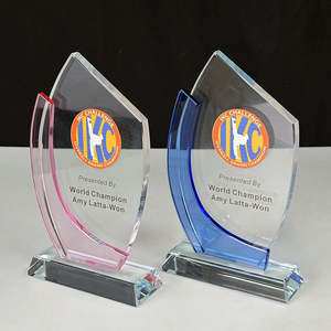 थोक नीले गुलाबी क्रिस्टल ट्रॉफी कस्टम लोगो क्रिस्टल ग्लास ट्रॉफी के लिए कस्टम लोगो क्रिस्टल ग्लास ट्रॉफी पट्टिका - Product Image 1