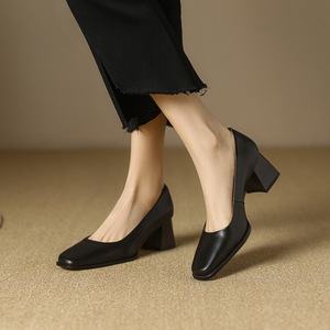 OEM ODM in morbida pelle per ufficio <span class=keywords><strong>tacchi</strong></span> <span class=keywords><strong>Hotel</strong></span> per donne pompa del vestito in Black Block tacco Pump - Product Image 4