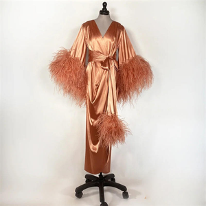 Robe de nuit longue en satin de soie personnalisée pour femmes, vêtements de nuit de mariage, pyjama à cordon, robe kimono <span class=keywords><strong>abaya</strong></span> avec plumes d'autruche - Product Image 3