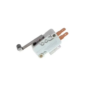 Microinterruptor Cherry D45 de límite, 15A 125V, con maneta larga tipo polea, contacto de punta, normalmente abierto/cerrado. - Product Image 5