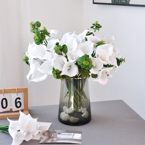 Ramo de Lirios Calla Artificiales Yoshinobu, Blancos, 7 Piezas, Decoración para Bodas y Hogar - Product Image 2