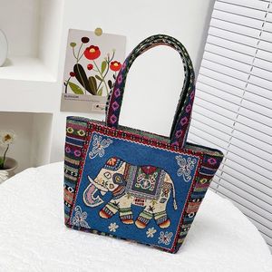 Bolso Tote Casual de Lona Pequeño Hecho a Mano al por Mayor para Mujer, Estilo Moderno, con Botón, Cremallera, Impermeable, 20L, con Estampado de Letras - Product Image 6