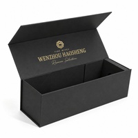 Boîte pliable rigide magnétique haut de gamme noire avec logo en feuille d'or pour l'emballage de bouteilles de vin et de spiritueux