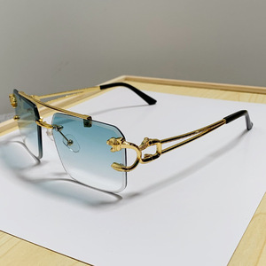 Fashion Men and Women With the Same High-End Gold Leopard Head Metal <b>Square</b> Rimless <b>Edge</b> Cool Anti-Uv Sunglasses - Product Image 4