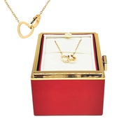 Collier gravé de roses éternelles rotatives coffret cadeau de fête des mères de la Saint-Valentin Collier de cœurs à emboîtement gravés Eternal The Rose Box