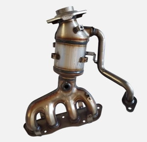 Buen rendimiento y precio bajo Euro4 Euro5 Euro6 Convertidor catalítico de ajuste directo con sustrato Cameric para Toyota Corolla 1,8 T - Product Image 2