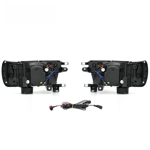 ไฟหน้าวงแหวน LED สีดำคุณภาพสูง LUMA สำหรับรถยนต์ปี 1996-2000 พร้อมชุดเปลี่ยนไฟหน้าด้านหน้า ติดตั้งง่าย - Product Image 6