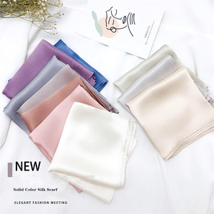 وشاح حريري نقي مربع مطبوع مخصص للنساء أوشحة حريرية للنساء - Product Image 4