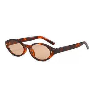 Occhiali da sole da donna 2026 nuovi stile europeo americano retrò ovali a <span class=keywords><strong>occhi</strong></span> di gatto UV400, montatura completa di alta gamma per lo street style - Product Image 6