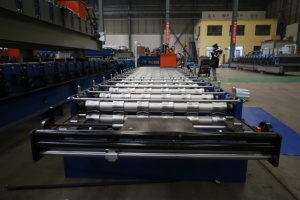 Machine de formage à froid à grande vitesse <span class=keywords><strong>pour</strong></span> tôles de couverture métalliques et tôles ondulées, ligne de galvanisation à froid - Product Image 4