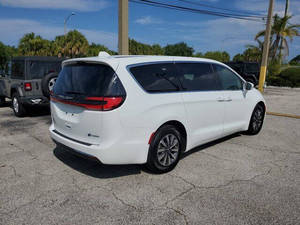 ปี 2021 สำหรับรถตู้ Pacifica Hybrid L 4 ประตู มือสอง สภาพดี ไม่มีอุบัติเหตุ พวงมาลัยซ้าย เบาะหนัง หลังคาซันรูฟ กล้องมองหลัง - Product Image 5