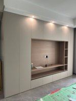 Mueble de TV Moderno y Lujoso para Sala de Estar con Chimenea, Mueble de Madera de Nogal Personalizado para Sala de Estar o Sala de Exposiciones