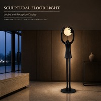 Lampadaire Sculptural 2,1 m en Fibre de Verre avec Statuette et Globe Lumineux pour Hall d'Hôtel, Restaurant, Bar, Salon, Décoration Intérieure