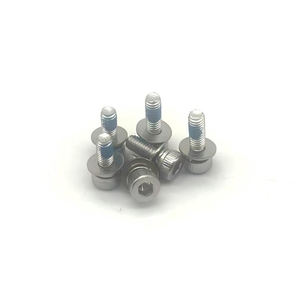 Tornillos de Cabeza Hexagonal con Recubrimiento de Zinc Grado 8.8 con Conjuntos de Arandelas Planas y de Resorte - Product Image 3