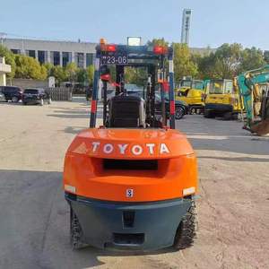 Usado Original Japonés pequeño <span class=keywords><strong>Toyota</strong></span> <span class=keywords><strong>5</strong></span> toneladas 99% nuevo de segunda mano <span class=keywords><strong>TOYOTA</strong></span> 50 30 40 carretilla elevadora usada - Product Image 4
