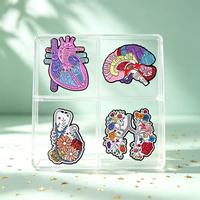 Groothandel Metal Cartoon Pins Schattige Menselijke Hart Organ Bloem Emaille Pin Creatieve Broche Badge Persoonlijkheid Kleding Accessoires