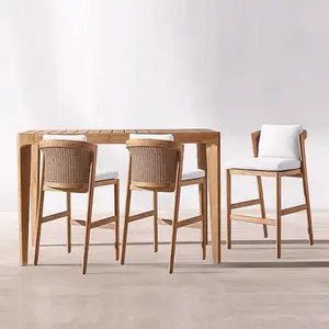 北欧のハイエンドチーク木製キッチンカウンターバースツール屋外パティオガーデンバーテーブルと椅子セット