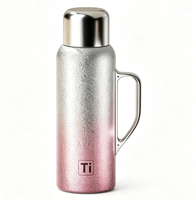 Großhandel Titan-beschichteter 800ml Großvolumiger Thermobecher mit Griff Isoliert Luxuriös Farbverlauf Tragbar für Zuhause Büro Auto Reise