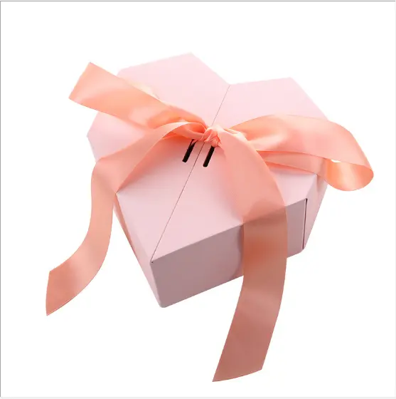 Luxury Rigid Paper Empty Wedding Gift Packaging Heart Shaped Candy Box