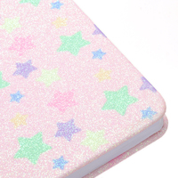 Carnet tendance à dégradé pastel avec surface scintillante et fermeture élastique, idéal pour les adolescentes