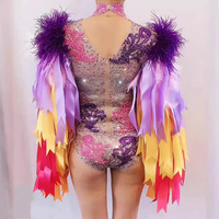 Costume une pièce pour chanteuse de bar, danseuse invitées, équipe de danse, scène, style latin, imprimé effet viande, entièrement orné de strass, fourrure et strass colorés