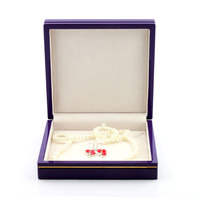 Boîte à bijoux en cuir texturé crocodile violet, boîte cadeau personnalisée à charnières avec doublure en velours beige pour collier et boucles d'oreilles