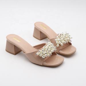 Y nuovo Designer 5cm in gomma Pu grandi 42 taglie signore goffo blocco di perle tacchi bassi scarpe donna sandali con tacco femminile - Product Image 5