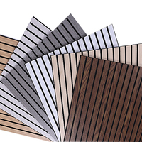 Panneau de plafond noir en bois, panneau de plafond en PVC coloré, décoration murale intérieure, revêtement en grain de bois pour hôtel, maison, bureau