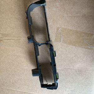Bora Jetta Driver Side Inner Handle Base <b>Bracket</b> 1J1867179A <b>Plastic</b> Replacement Part For 2001-2008 Models - Product Image 2