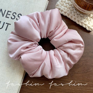 Nuevo Diseño de Rizadores de Cabello sin Calor, con Logotipo Personalizado, Relleno de Algodón PP, Scrunchies Extra Grandes, 100% Seda de Morera - Product Image 6