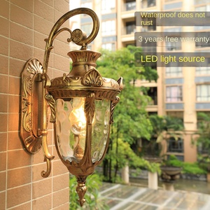 Poste de puerta de aluminio de alta potencia, luces de pared para exteriores impermeables para exteriores, luz de pared solar para exteriores montada en la pared exterior - Product Image 2