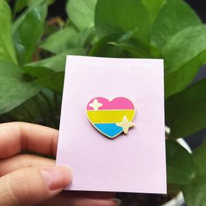 Hochwertige metallische Anstecknadel mit Schmetterlings kupplung und Backing Card Revers Abzeichen Fabrik preis Benutzer definierte harte Emaille Pin - Product Image 2