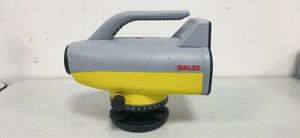 Niveau automatique DAL32 haute performance pour la topographie, avec une précision de +/-3/32 po à 2000 pi et une garantie de 3 ans - Product Image 4