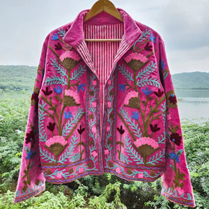 Veste en velours Suzani avec motif soleil levant fait main, manteau vintage fait main pour femme, manteau d'hiver - Product Image 1