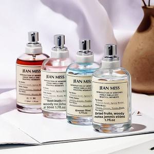 Brume <span class=keywords><strong>parfum</strong></span>ée pour <span class=keywords><strong>femme</strong></span> Fresh Light, Oud boisé luxueux, 50 ml, <span class=keywords><strong>parfum</strong></span> aux ingrédients naturels, spray corporel longue durée, <span class=keywords><strong>prix</strong></span> d'usine - Product Image 1