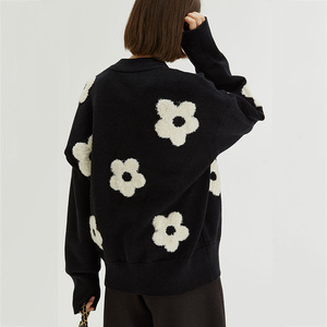 Maglione da donna stile Y2k autunno inverno <span class=keywords><strong>nero</strong></span> con scollo a V Jacquard floreale alla moda maglione lavorato a maglia Casual - Product Image 2
